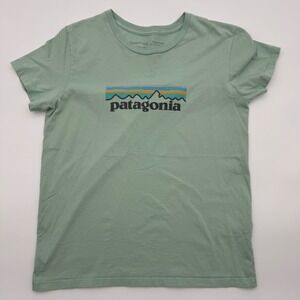 Patagonia Unisex Organic Cotton Graphic T-Shirt Light Green size Small